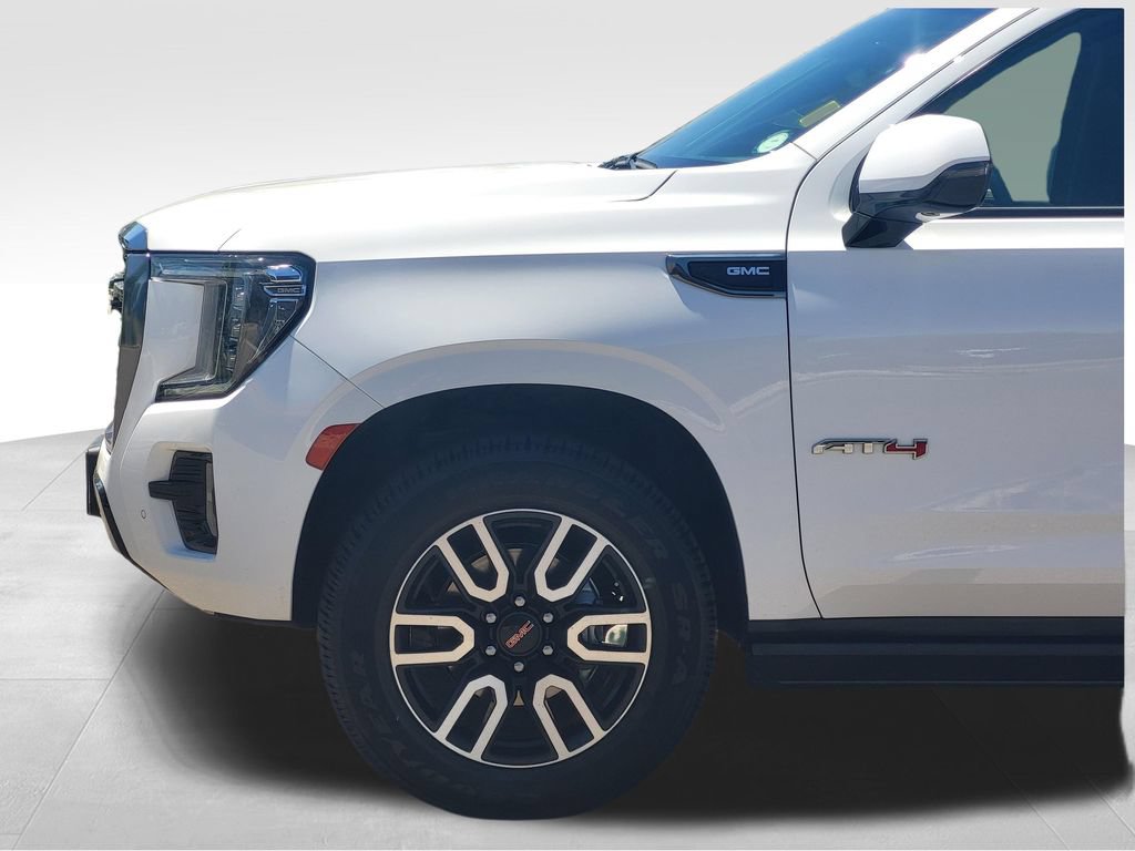 Used 2022 GMC Yukon XL AT4 AWD/4WD image 10
