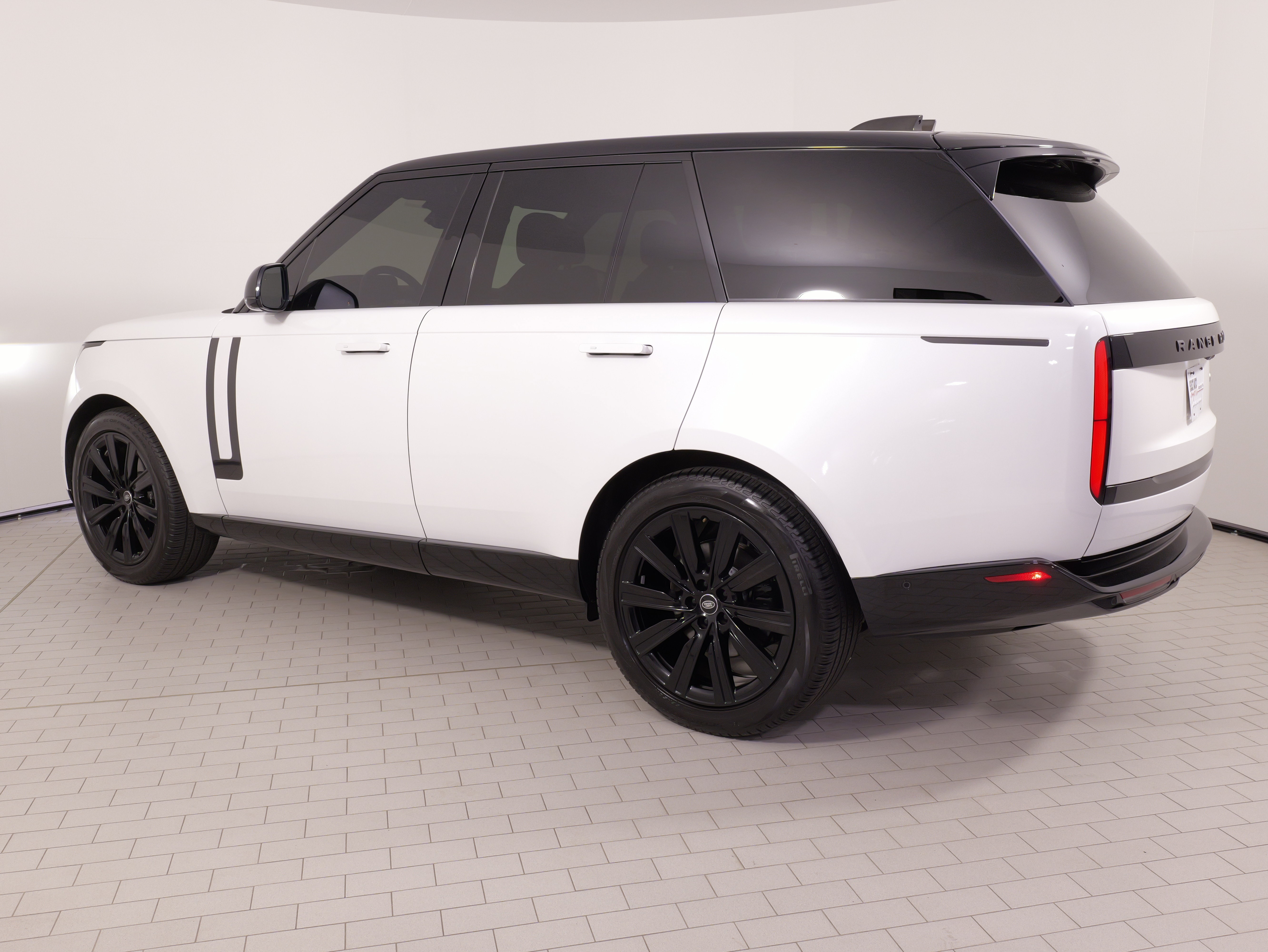 Used 2023 Land Rover Range Rover SE AWD/4WD image 18
