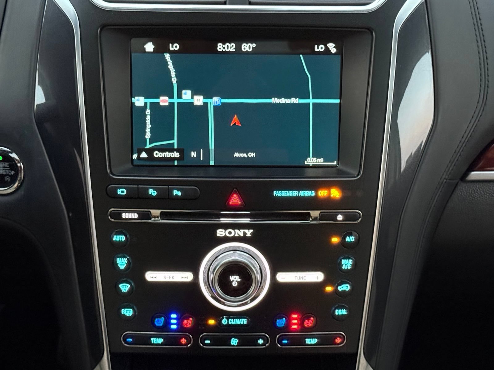 Used 2018 Ford Explorer Platinum AWD/4WD image 23