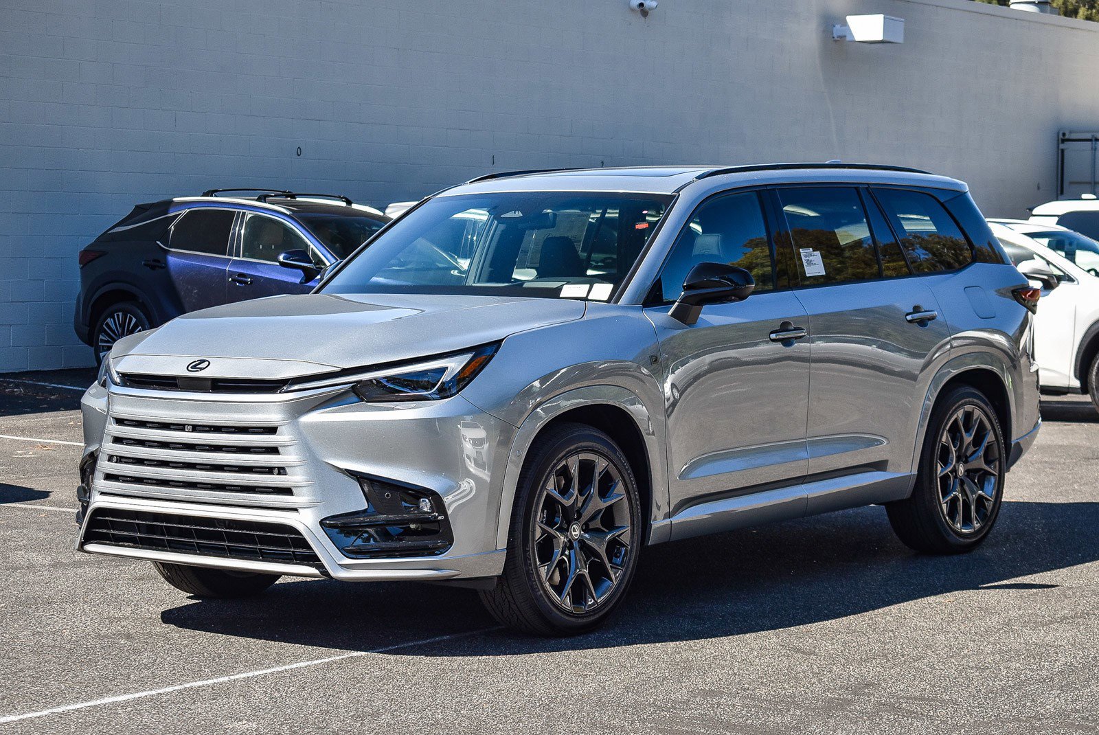 New 2026 Lexus TX 500h AWD image 3