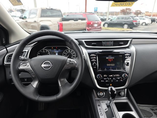 Used 2024 Nissan Murano SV w/ SV Midnight Edition Package image 11
