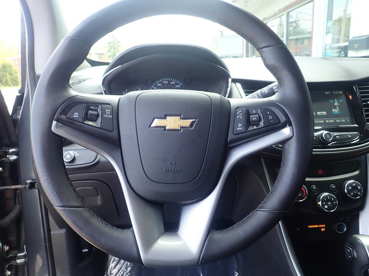 Used 2017 Chevrolet Trax LT w/ LT Convenience Package image 7