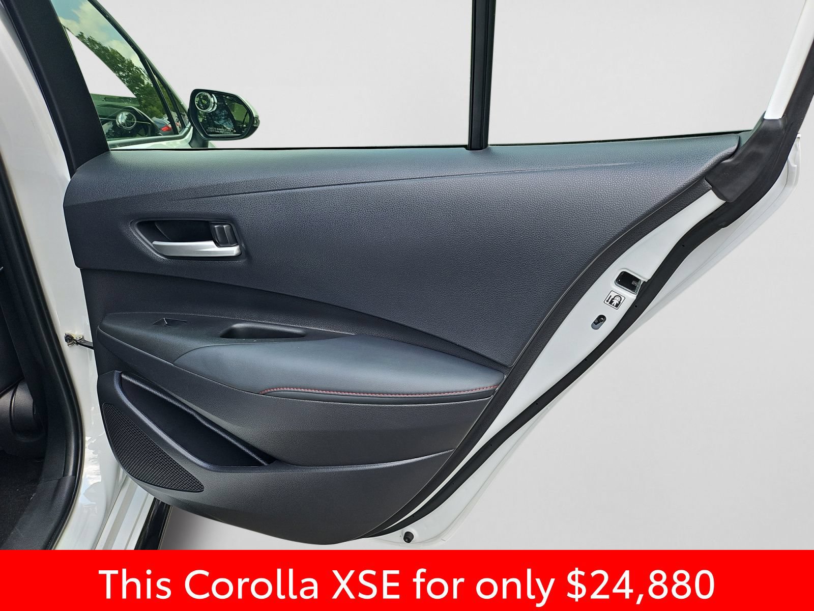 Used 2023 Toyota Corolla XSE FWD image 37
