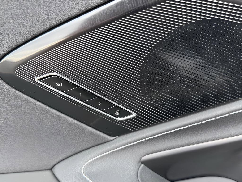 Used 2024 Chevrolet Corvette Stingray Preferred Cpe w/ Stealth Interior Trim Package image 22