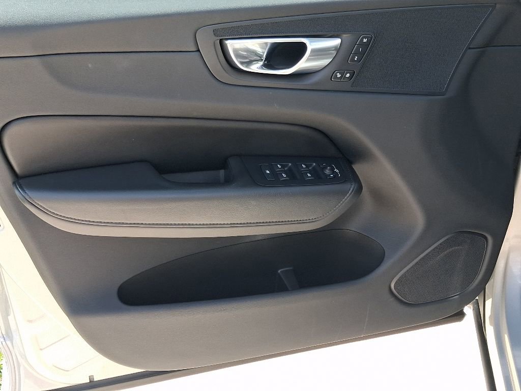 Used 2023 Volvo XC60 B5 Core w/ Protection Package Premier FWD image 15