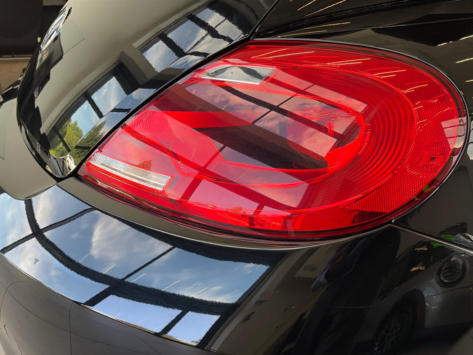 Used 2014 Volkswagen Beetle 2.5 FWD image 19