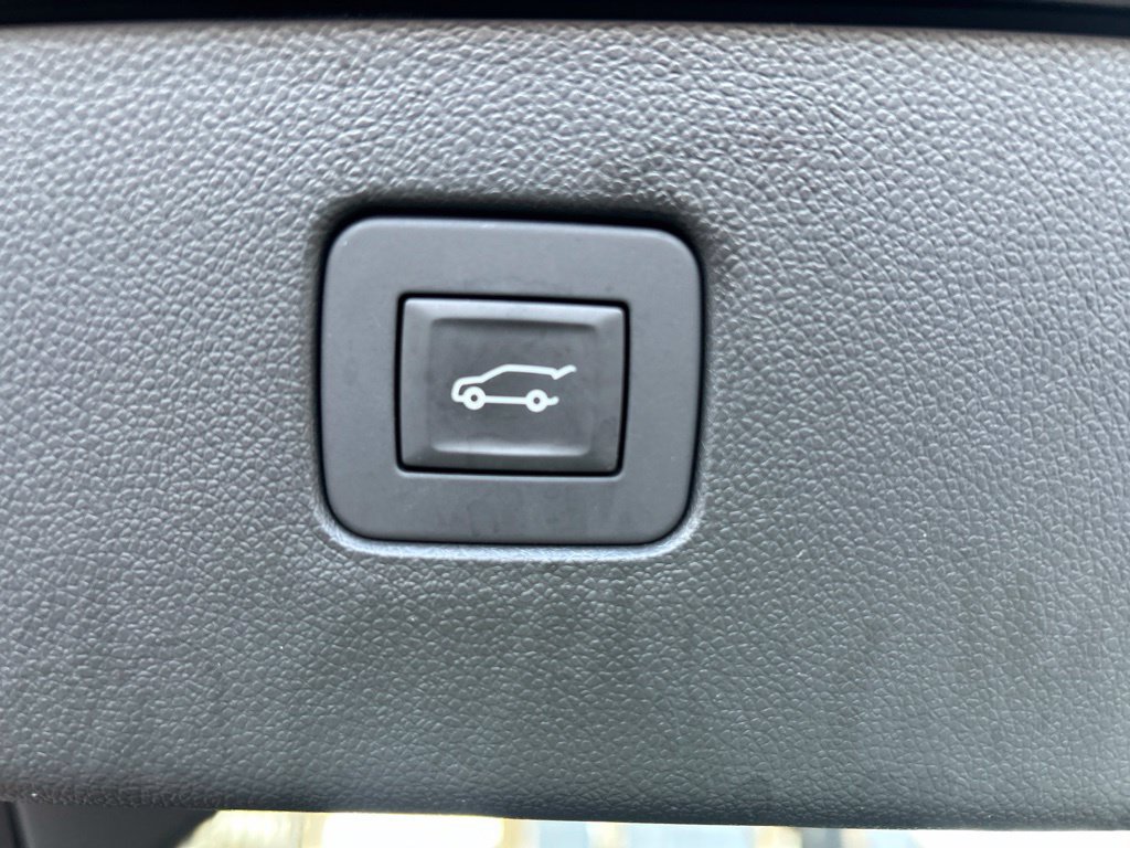 Used 2025 Buick Envista Sport Touring w/ Convenience I Package FWD image 12