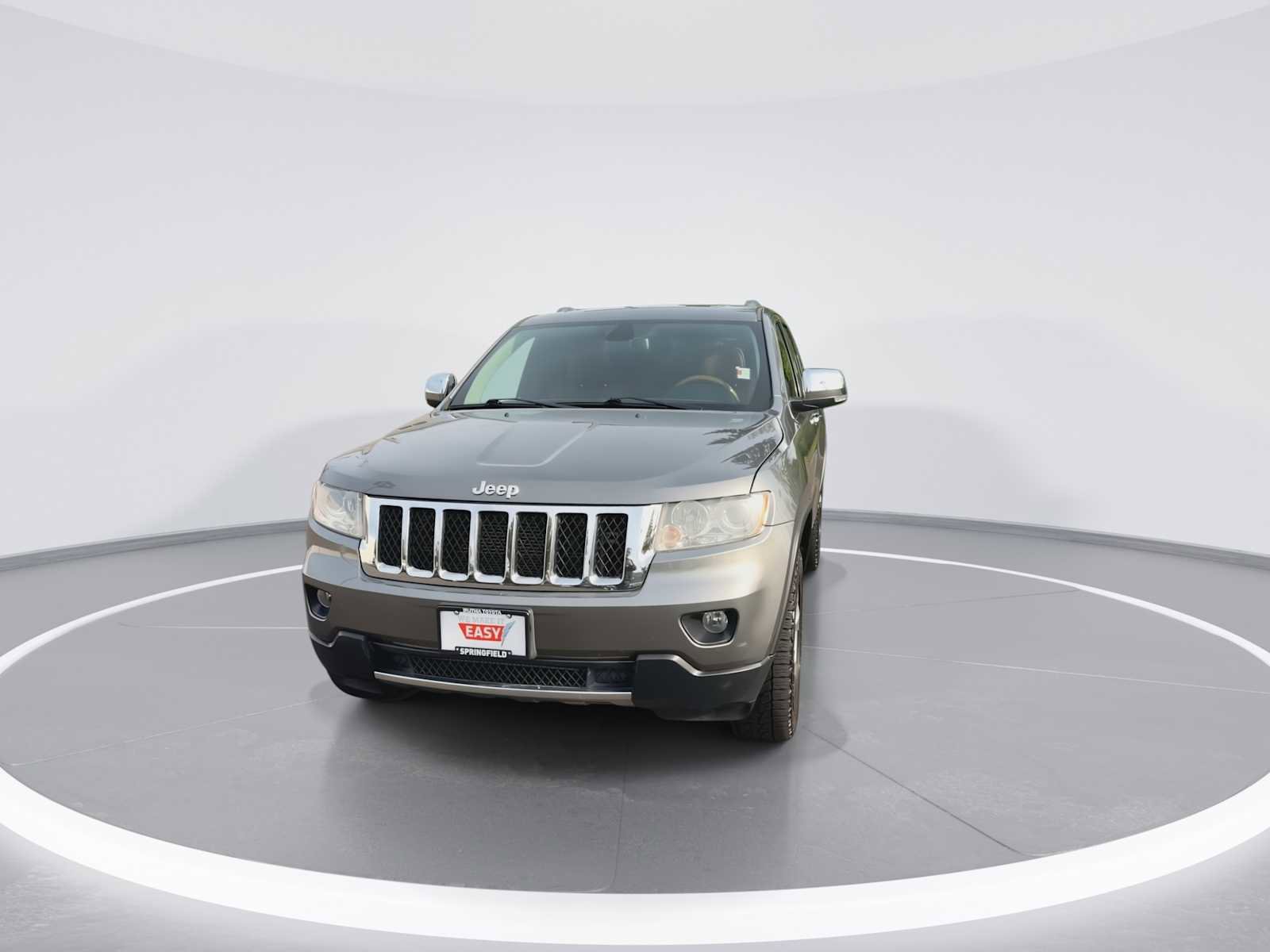 Used 2013 Jeep Grand Cherokee Overland AWD/4WD image 3