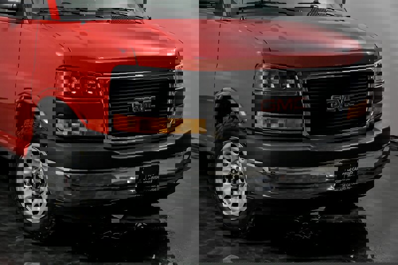 Used 2014 GMC Savana 1500 LT w/ LT Preferred Equipment Group image 2