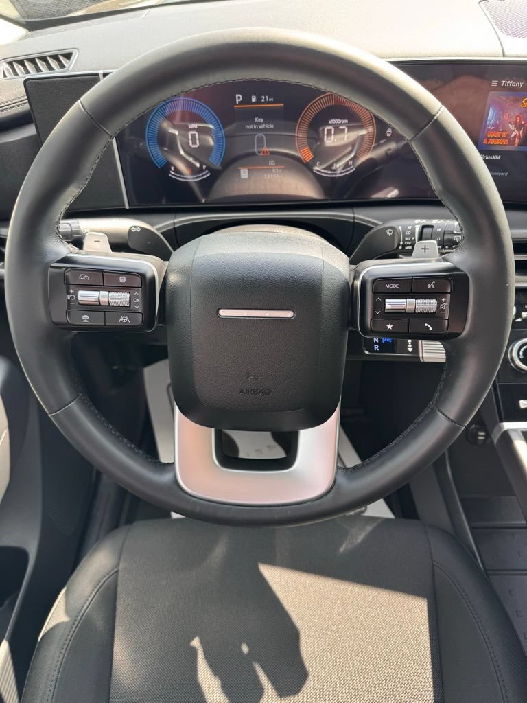 Used 2025 Hyundai Santa Fe SE FWD image 25