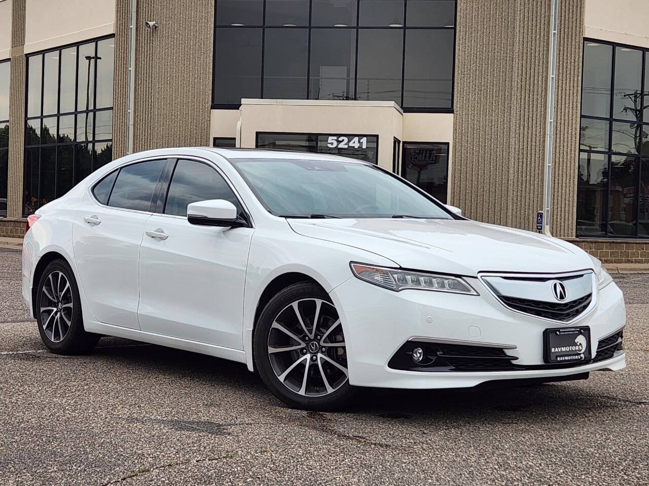 Used 2015 Acura TLX V6 w/ Advance Package FWD image 30
