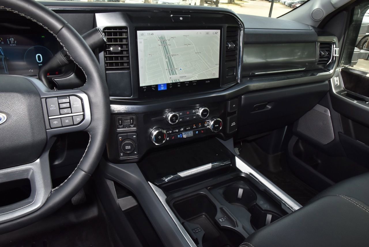 Used 2025 Ford F250 Lariat image 26