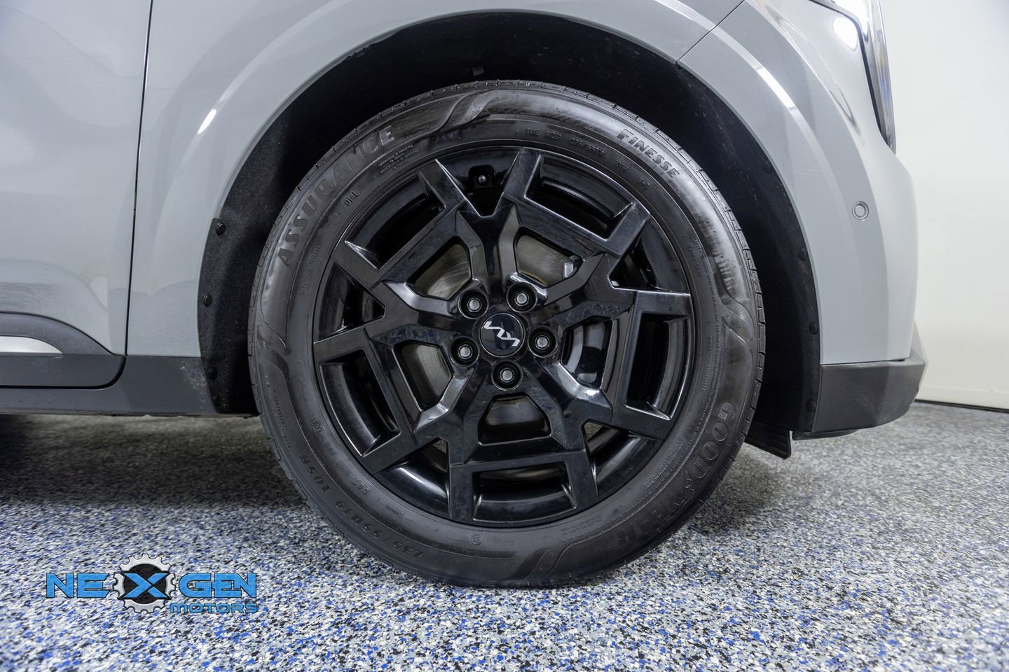 Used 2025 Kia Carnival SX Prestige FWD image 46