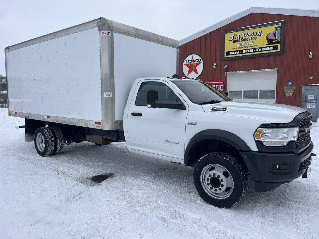Used 2022 RAM 4500 Tradesman RWD image 9