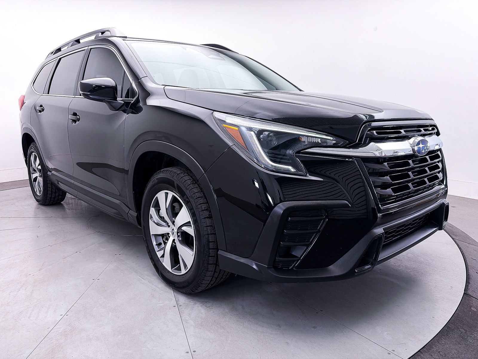 Used 2025 Subaru Ascent Premium AWD/4WD image 9