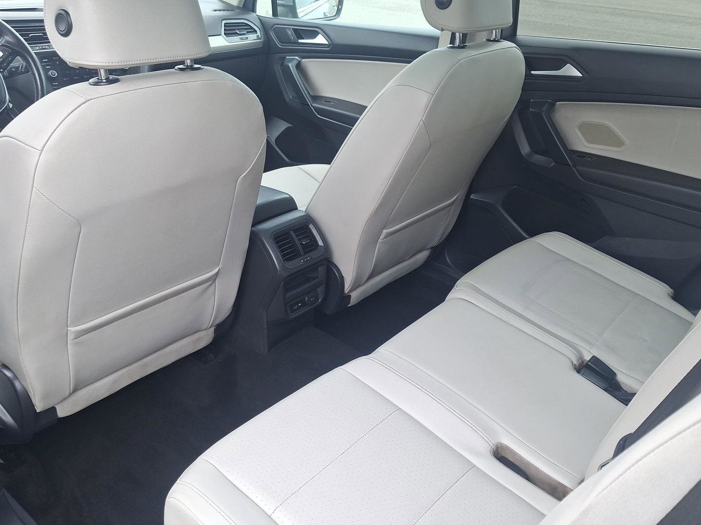 Used 2019 Volkswagen Tiguan SE w/ Panoramic Sunroof Package AWD/4WD image 14