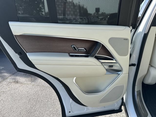 Used 2025 Land Rover Range Rover SE AWD/4WD image 28