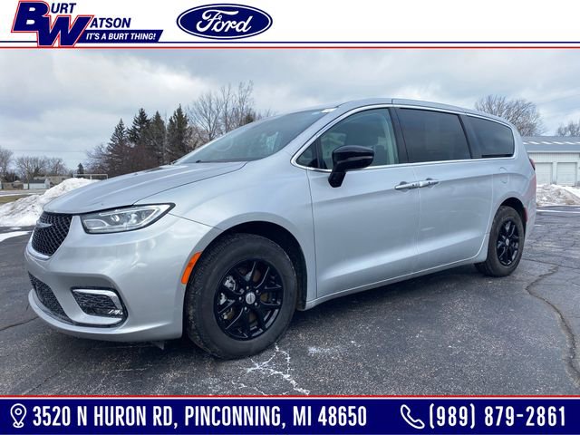Used 2024 Chrysler Pacifica Touring-L