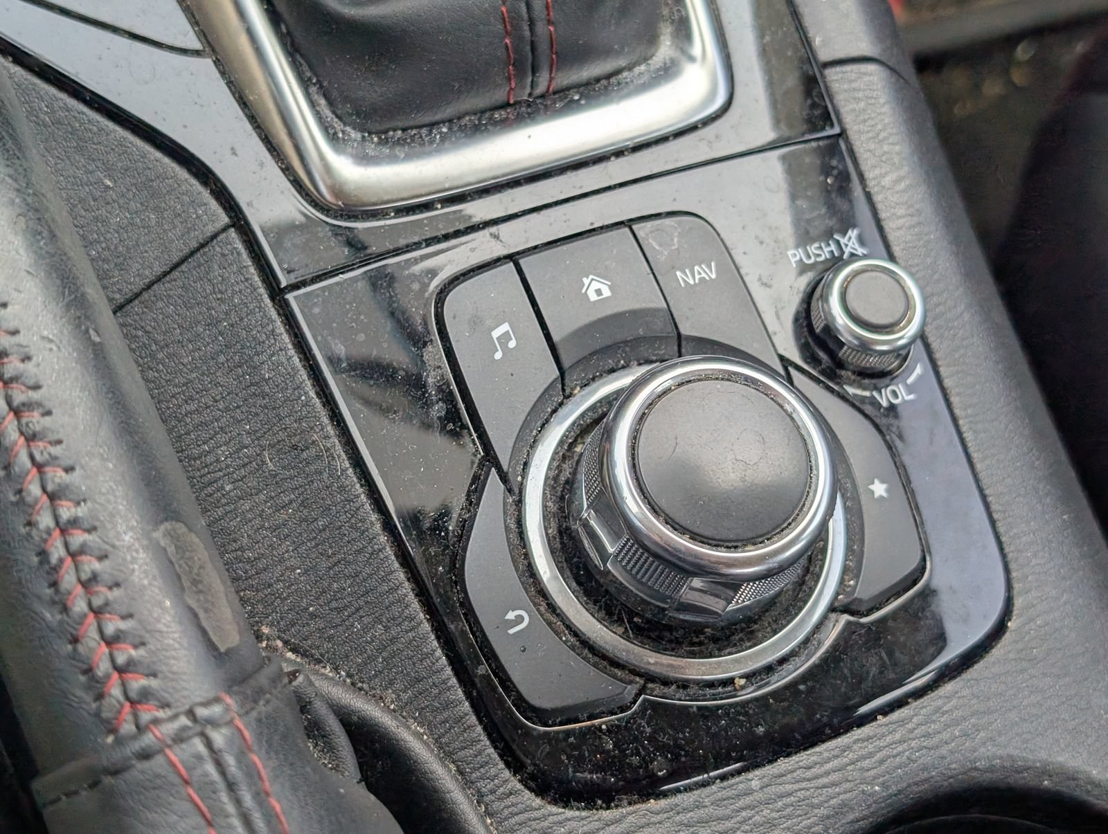 Used 2014 MAZDA MAZDA3 s Touring FWD image 12