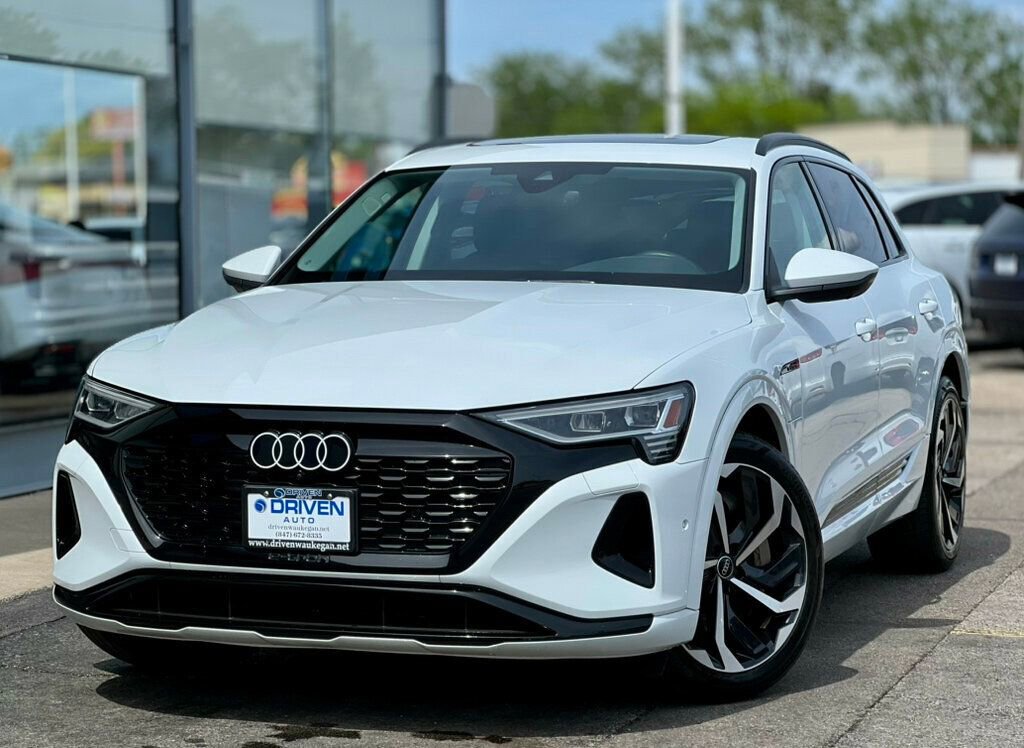 Used 2024 Audi Q8 e-tron Premium Plus w/ Premium Plus Package AWD/4WD image 33