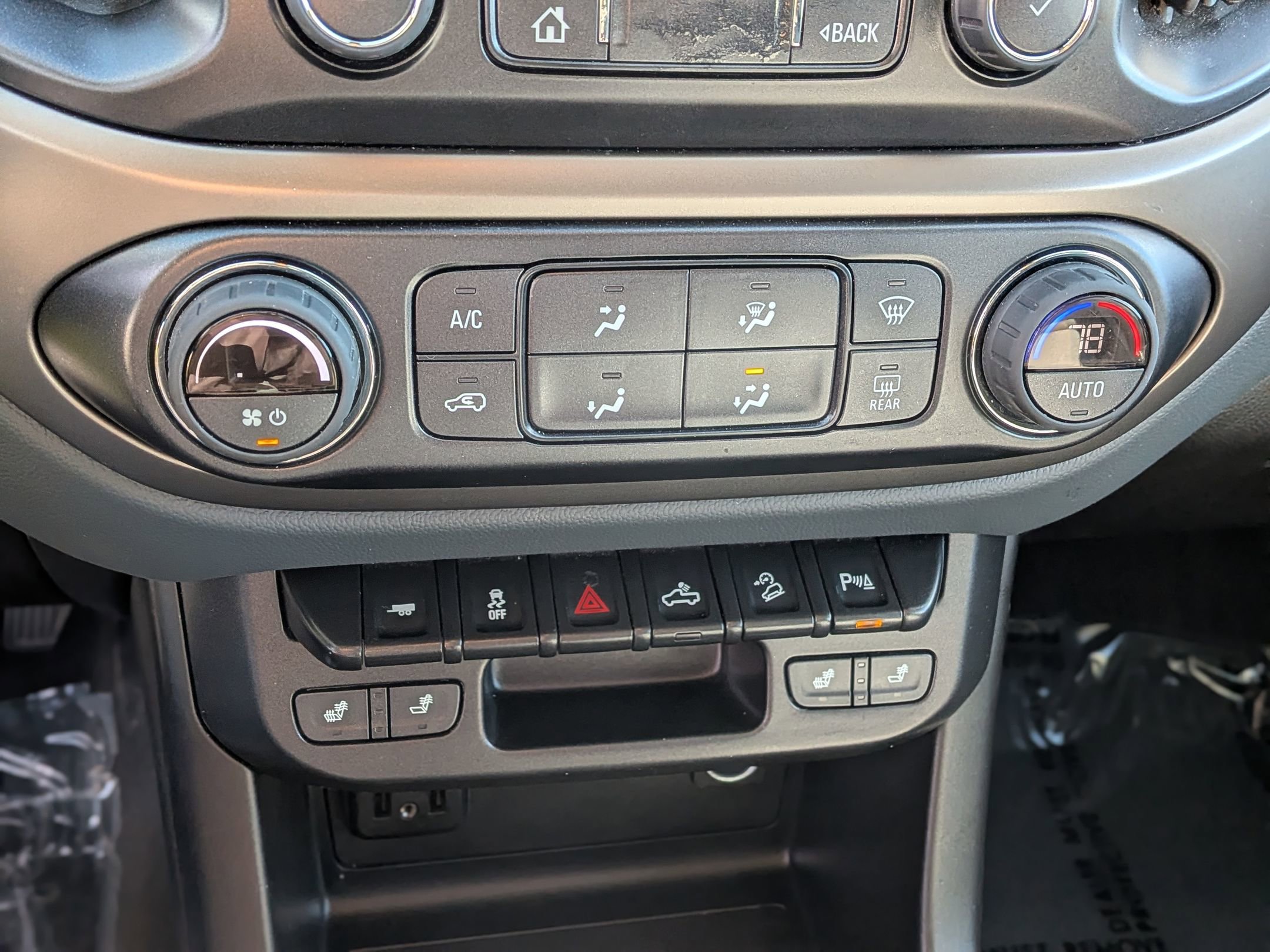 Used 2022 Chevrolet Colorado Z71 image 30