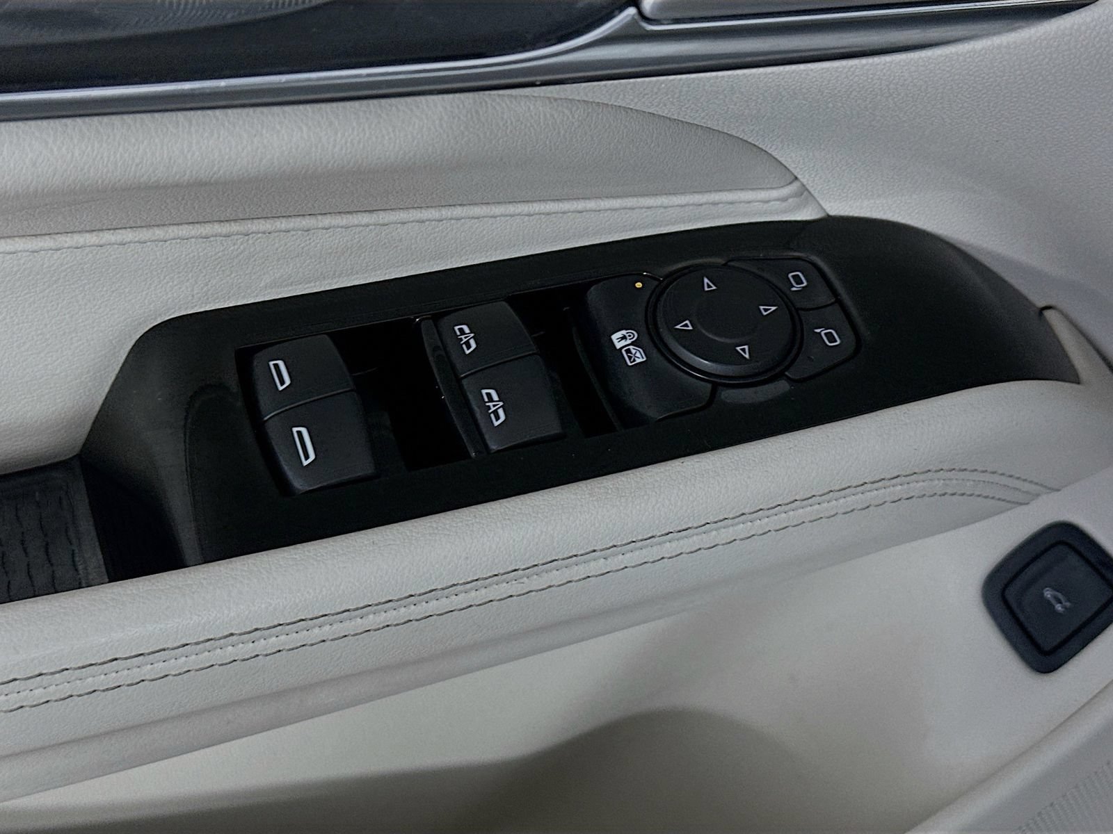 Used 2022 Cadillac CT4 Luxury w/ Sun And Sound Package RWD image 18