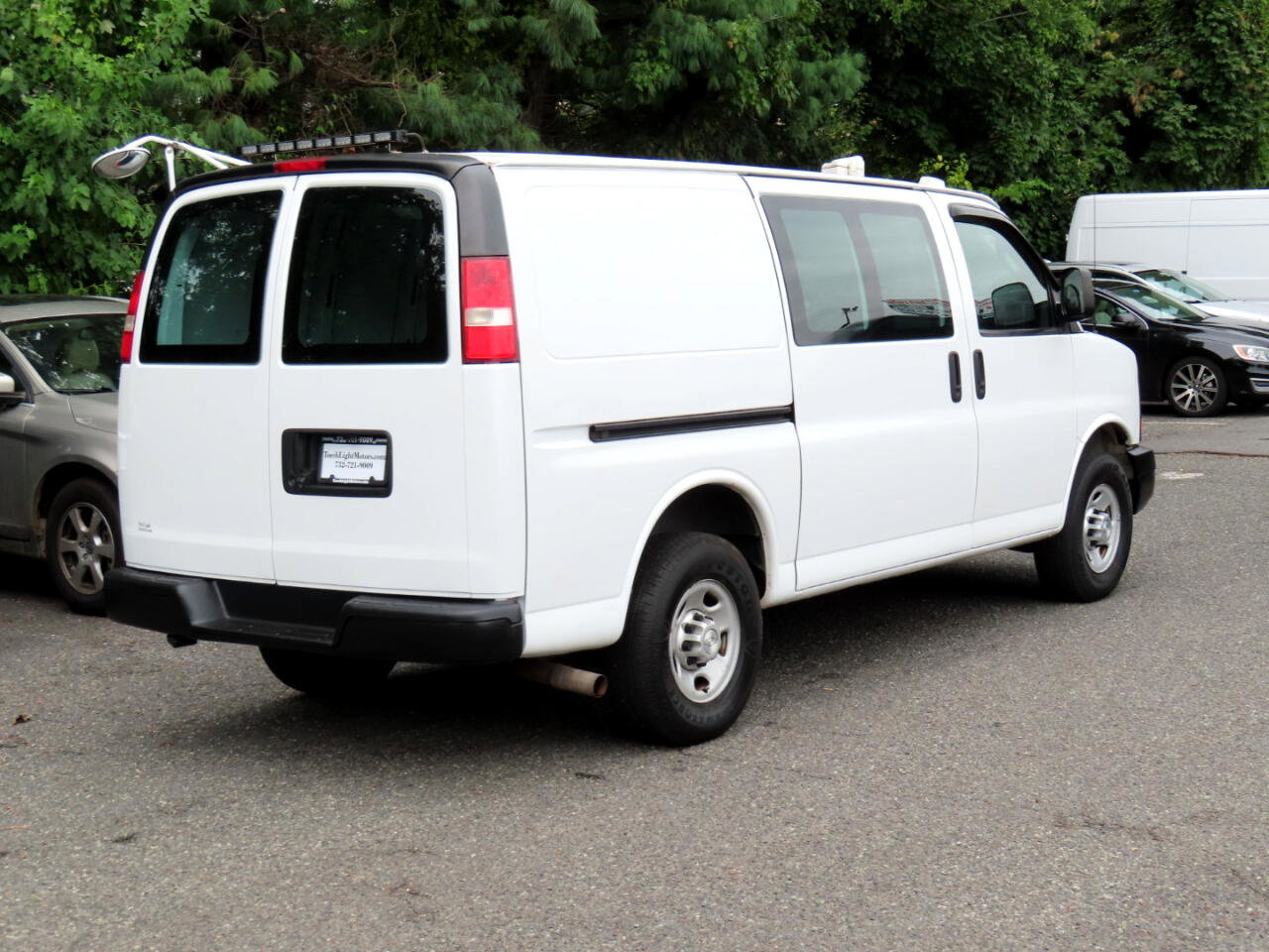Used 2016 Chevrolet Express 2500 image 8