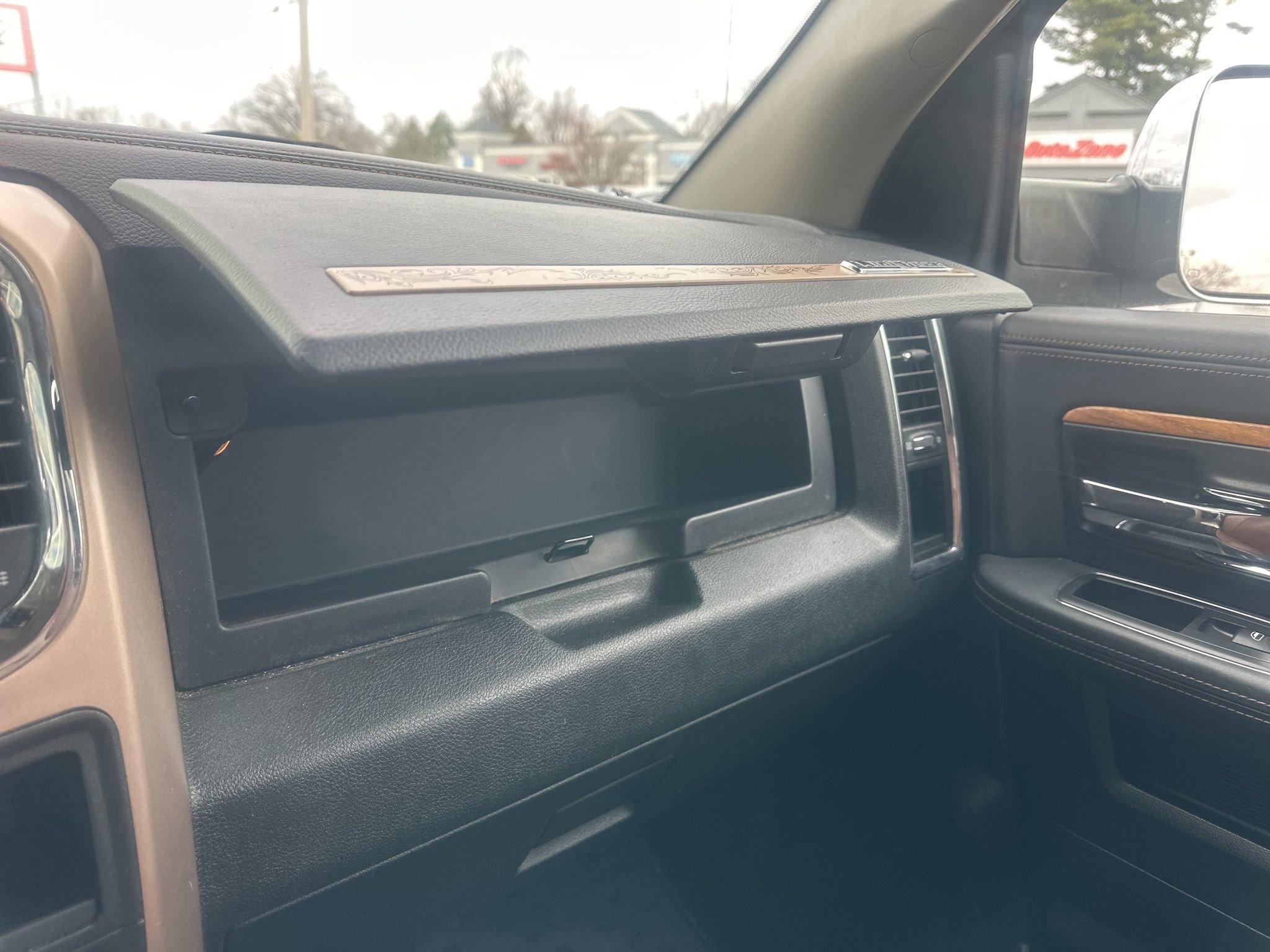 Used 2015 RAM 3500 Laramie Longhorn image 35