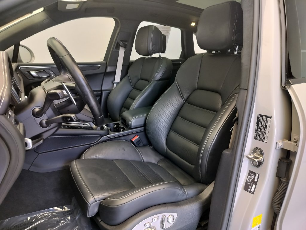Certified 2023 Porsche Macan GTS AWD/4WD image 5