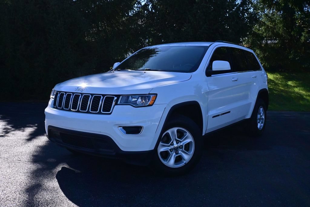 Used 2017 Jeep Grand Cherokee Laredo w/ Quick Order Package 23E AWD/4WD image 1