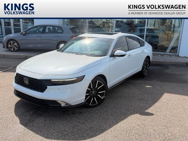 Used 2024 Honda Accord Touring image 1