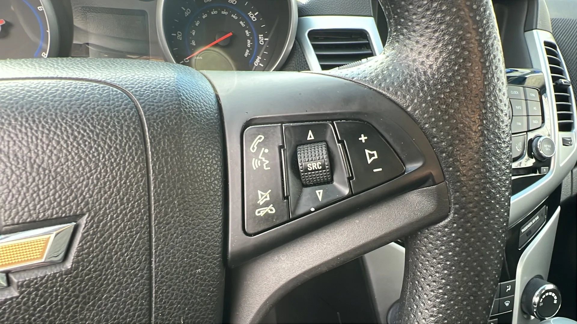 Used 2016 Chevrolet Cruze LT image 18