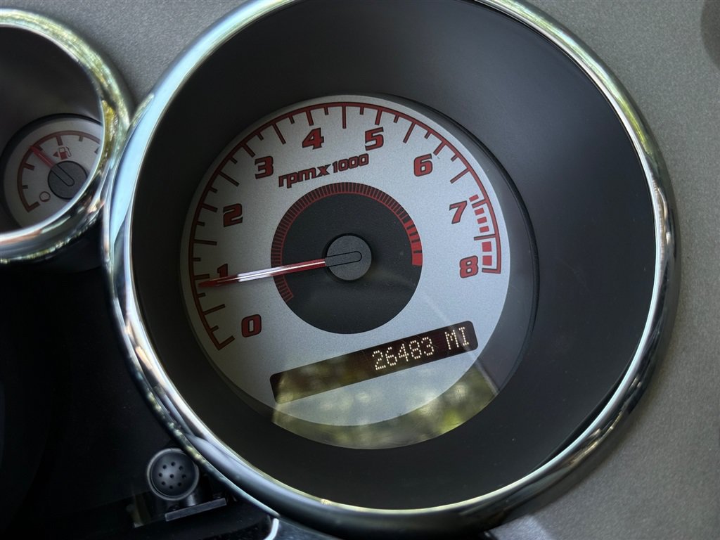 Used 2007 Pontiac Solstice Convertible w/ Premium Package RWD image 32