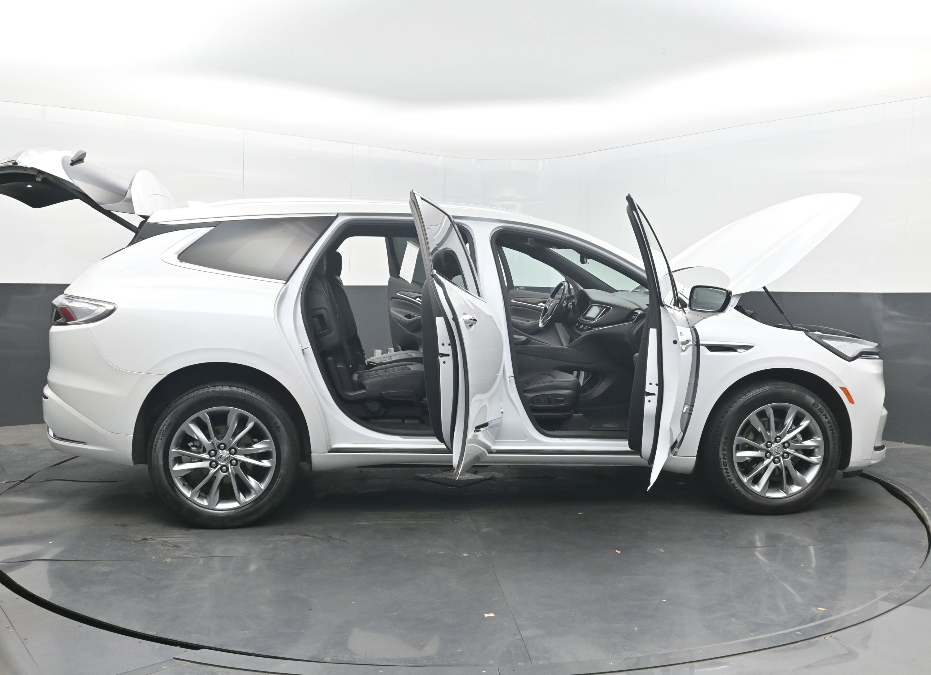Used 2024 Buick Enclave Avenir FWD image 34