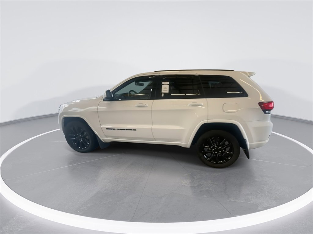 Used 2022 Jeep Grand Cherokee Laredo X image 5