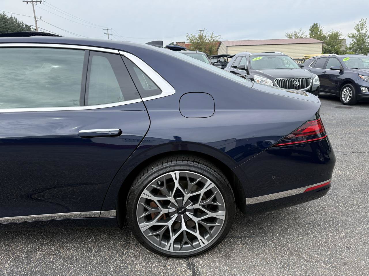 Used 2025 Genesis G90 3.5T AWD/4WD image 9