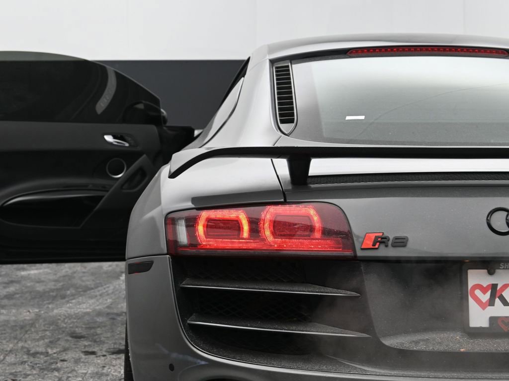 Used 2010 Audi R8 V10 image 23