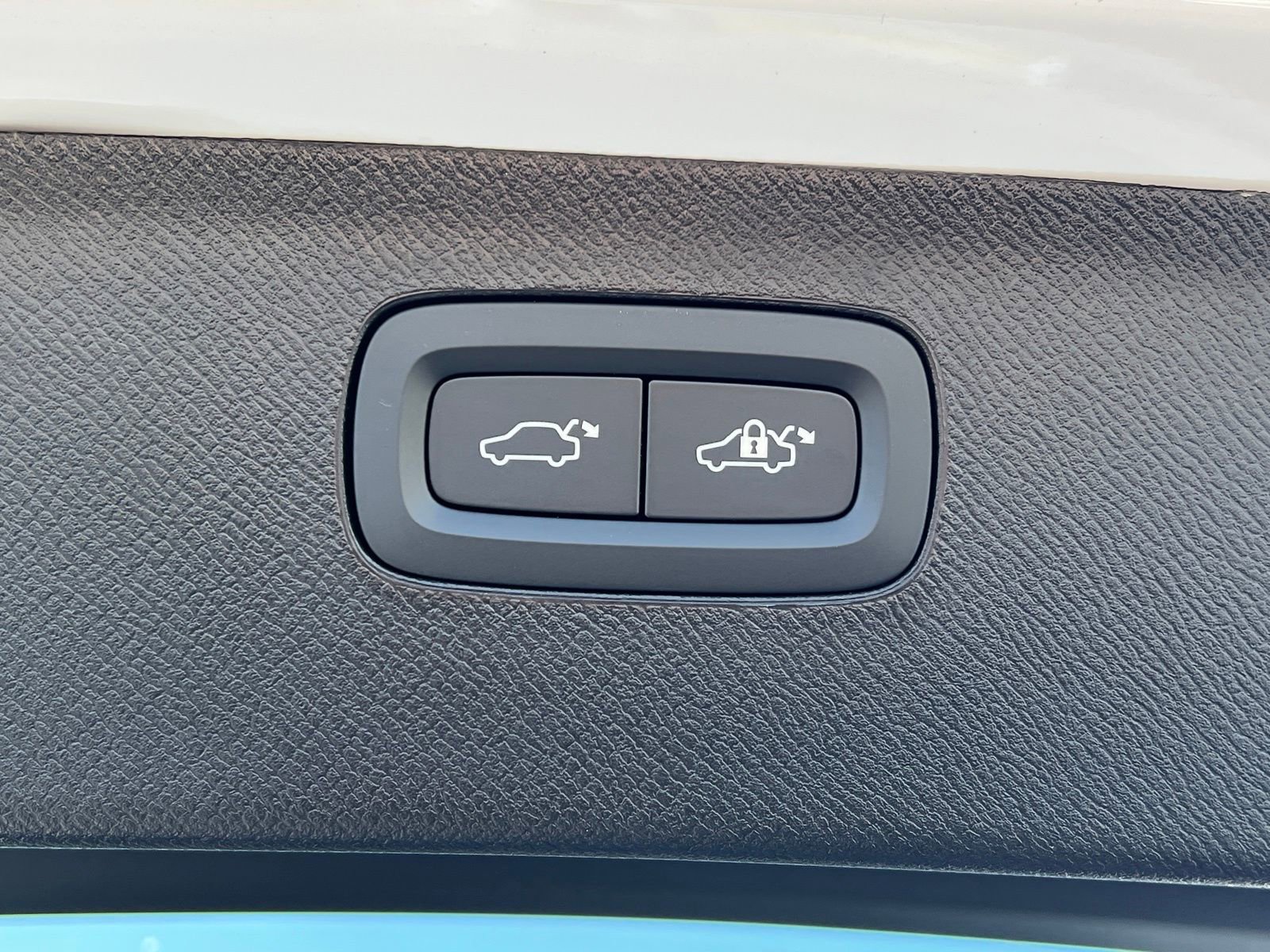 New 2026 Volvo XC90 B6 Ultra image 37