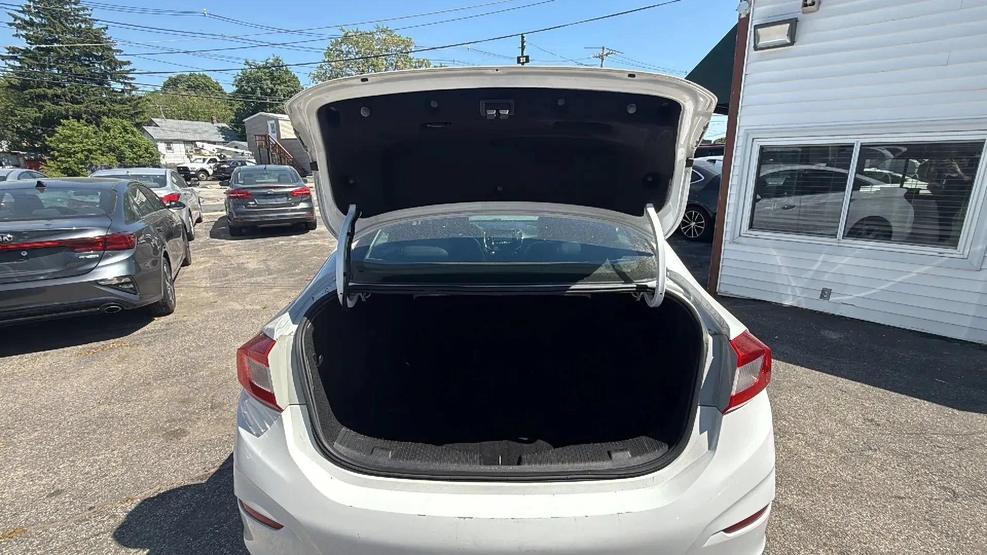 Used 2017 Chevrolet Cruze Premier FWD image 8