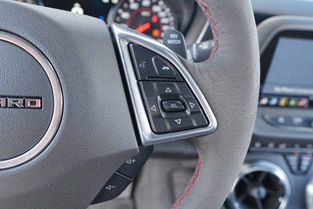 Used 2019 Chevrolet Camaro ZL1 RWD image 32