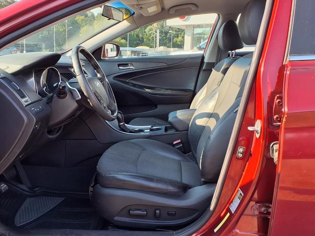 Used 2011 Hyundai Sonata SE image 16