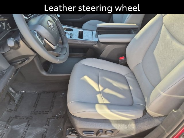 Certified 2026 Toyota Sienna XLE FWD image 12