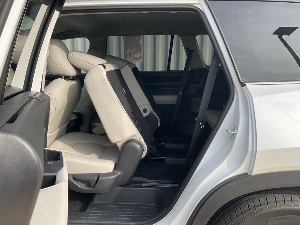 Used 2025 Toyota Grand Highlander AWD image 19