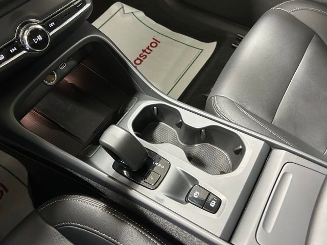 Used 2025 Volvo XC40 B5 Core AWD/4WD image 18