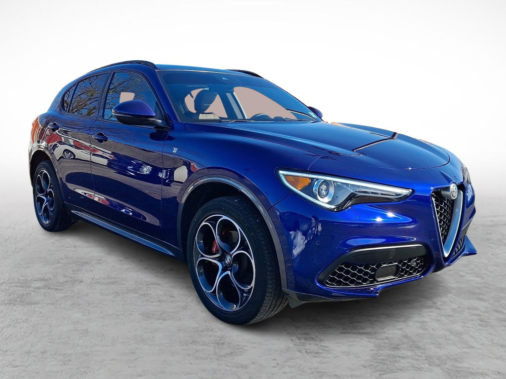 Used 2023 Alfa Romeo Stelvio Ti image 7