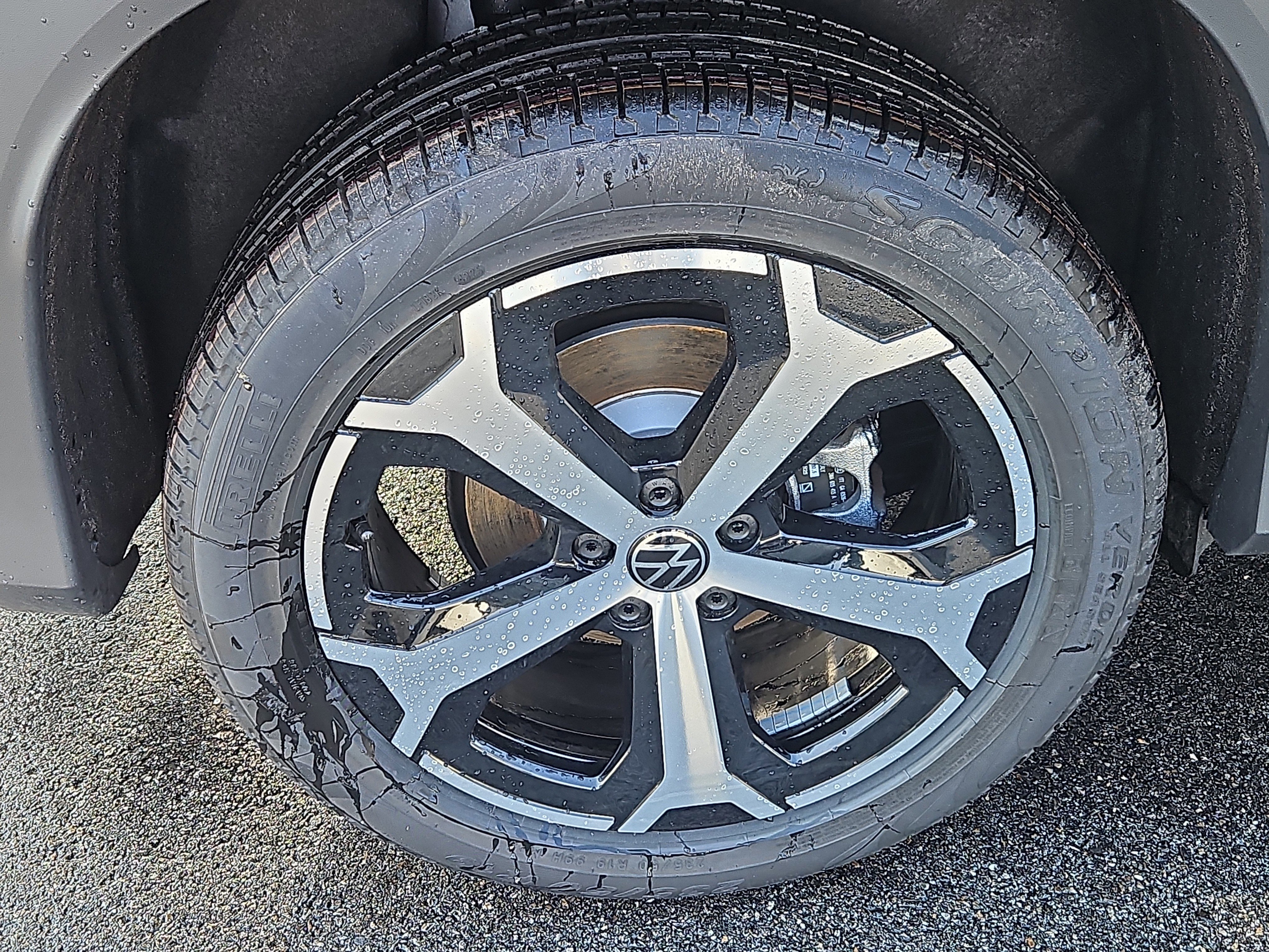 New 2026 Volkswagen Tiguan SE image 3