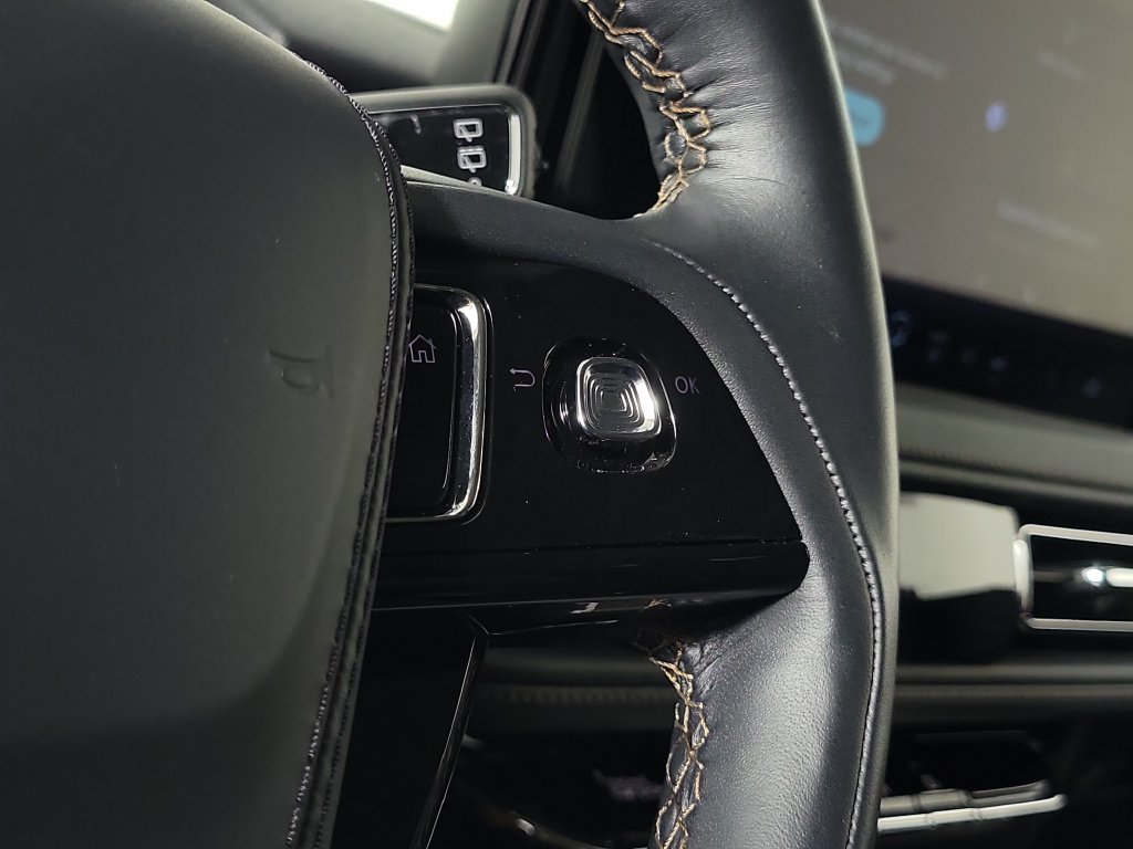 New 2026 Lincoln Aviator 2WD image 25