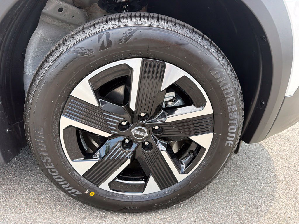 New 2026 Nissan Kicks SV w/ SV Premium Package AWD/4WD image 28