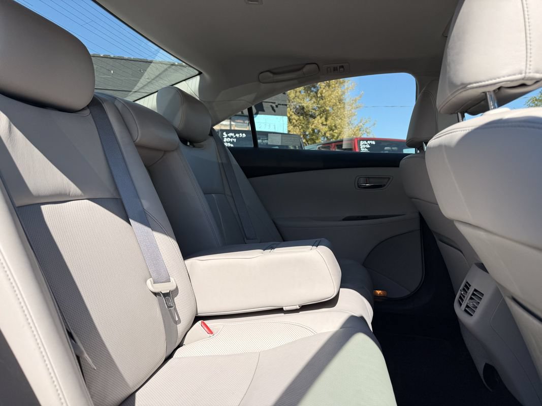 Used 2011 Lexus ES 350 w/ Preferred Accessory Package FWD image 12