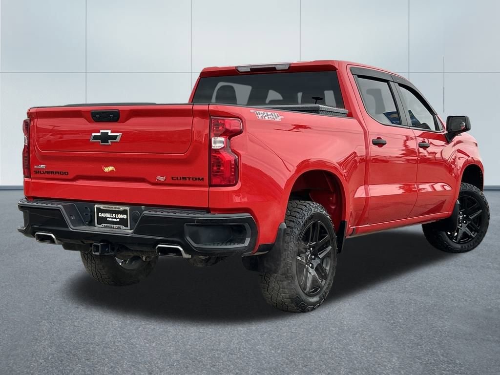 Used 2024 Chevrolet Silverado 1500 Custom Trail Boss w/ LPO, Dark Essentials Package image 2